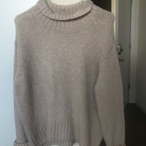 Mock neck thick sweater